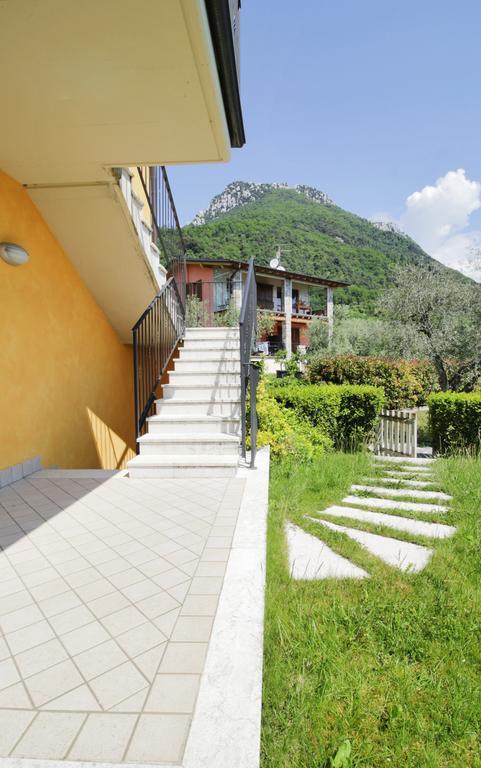 Residence "Borgo Le Torri" Toscolano Maderno Extérieur photo